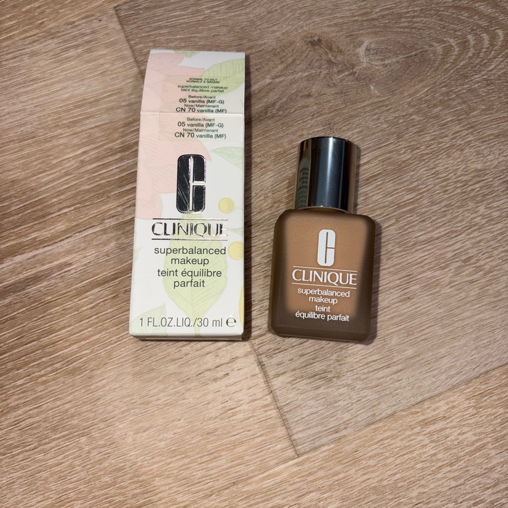 CLINIQUE 🧡